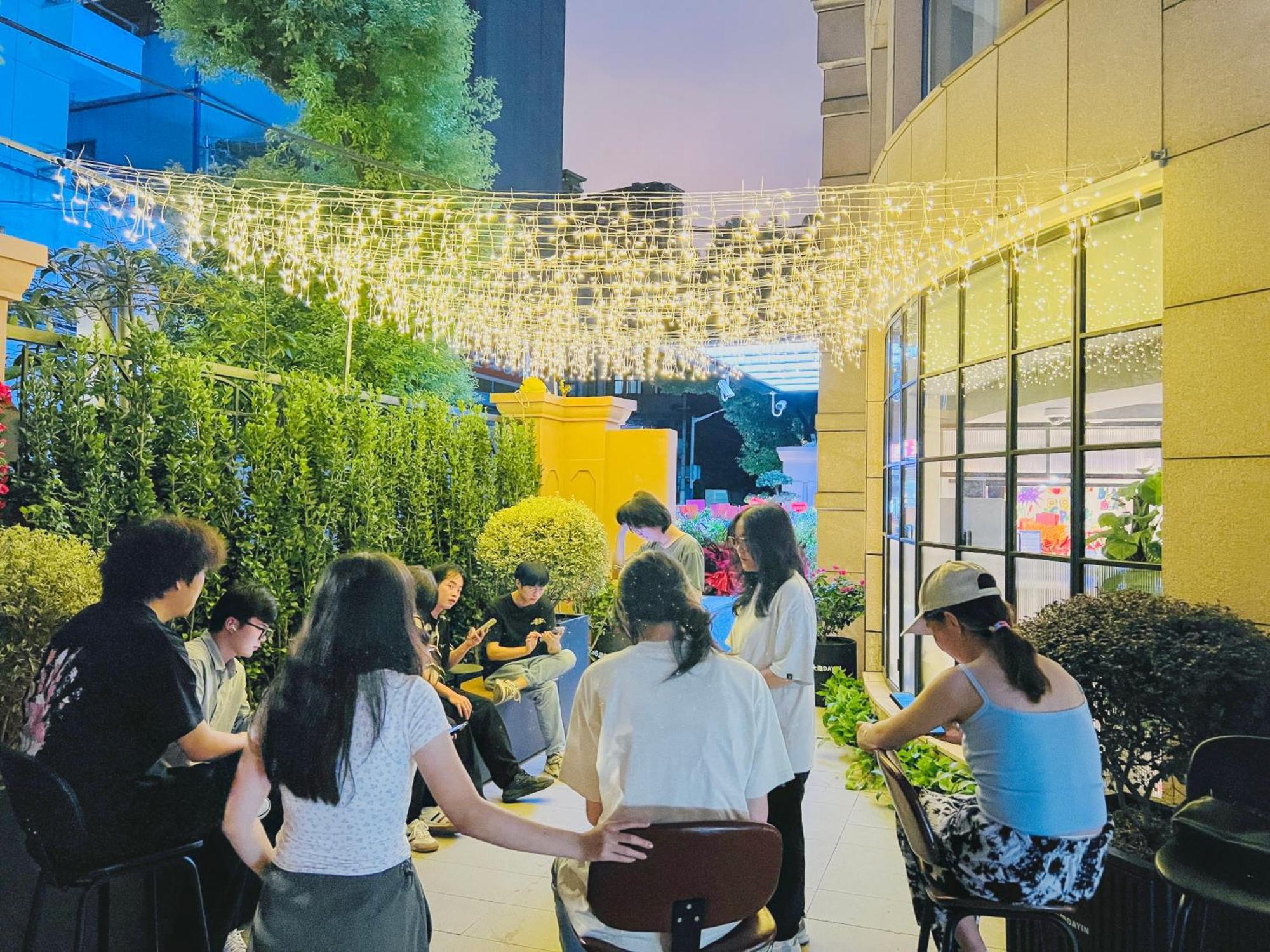 Dayin Garden Hotel -Near People'S Square & Nanjing Road-Large Social Area -Bar -Cafe -Gym -Free Laundry Luggage Storage -24H Front Desk-English Service Shanghai Exterior foto